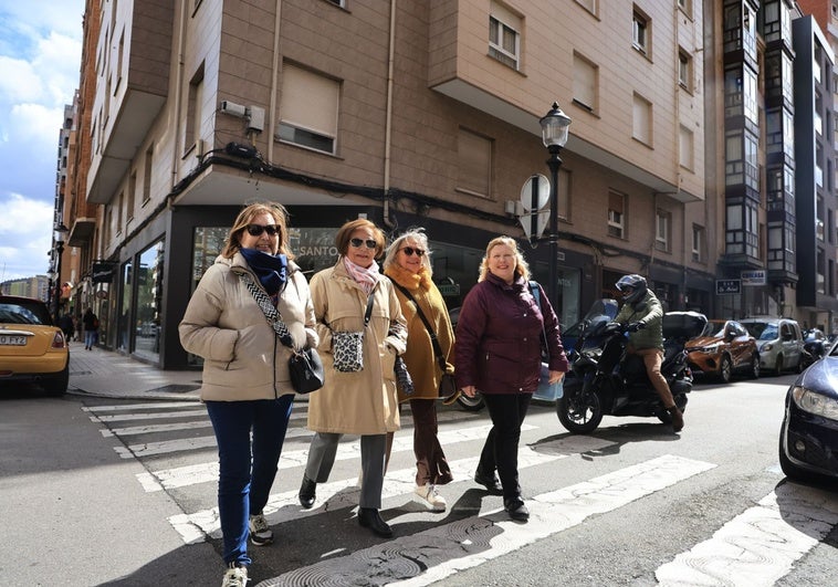 Cimavilla y La Arena, contrarios a las zonas tensionadas, abogan por un turismo controlado en Gijón